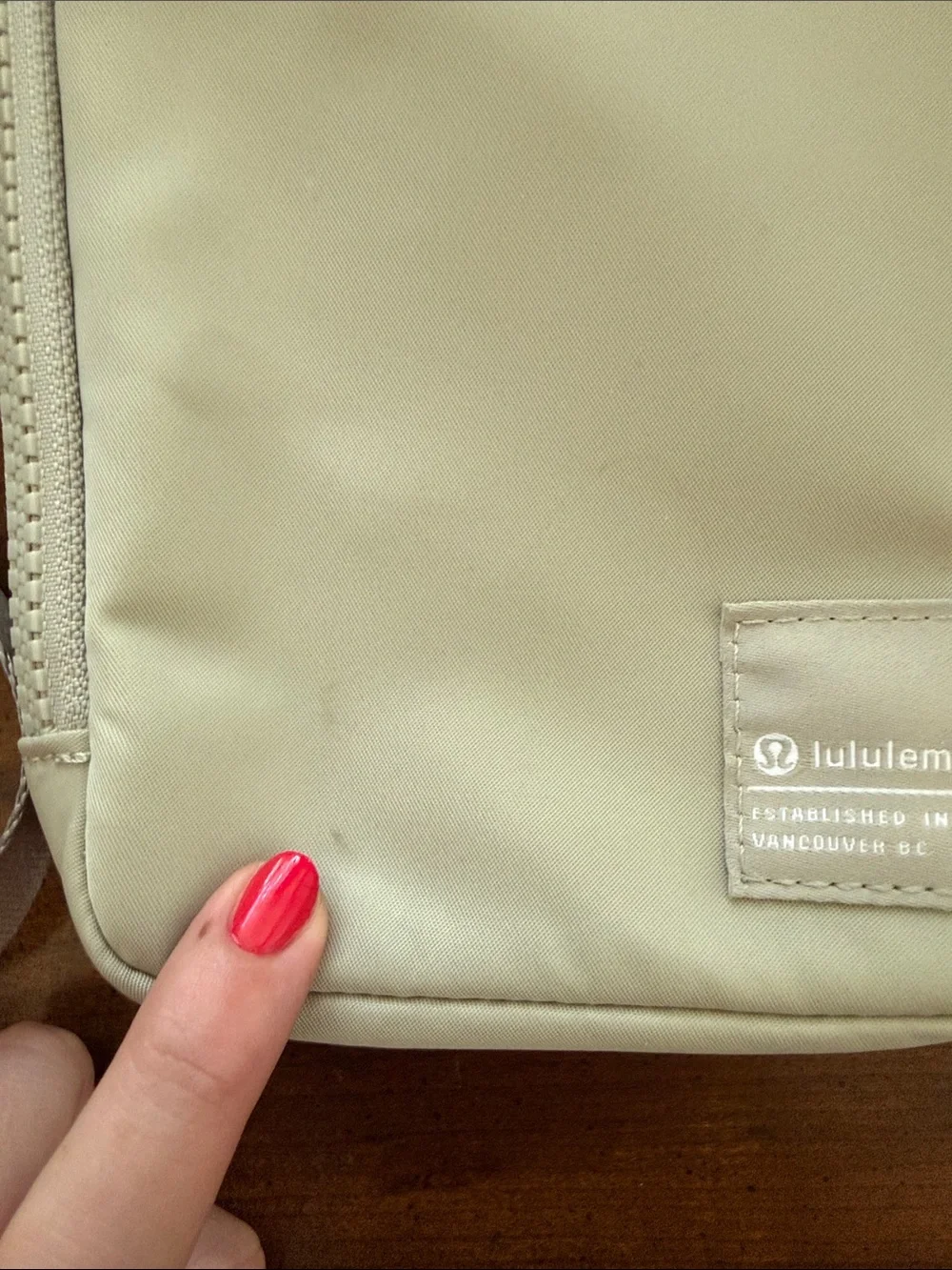 lululemon athletica light green crossbody messenger bag